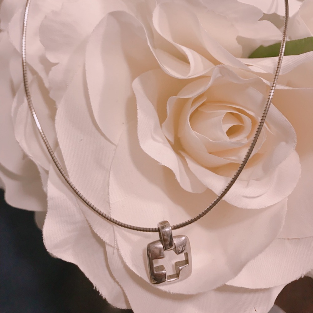 Tiffany’s Chocker
